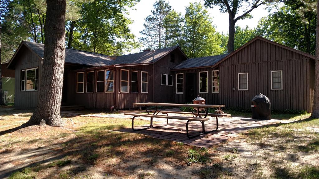 Log Cottage On Blue Lake Kalkaska Exterior foto