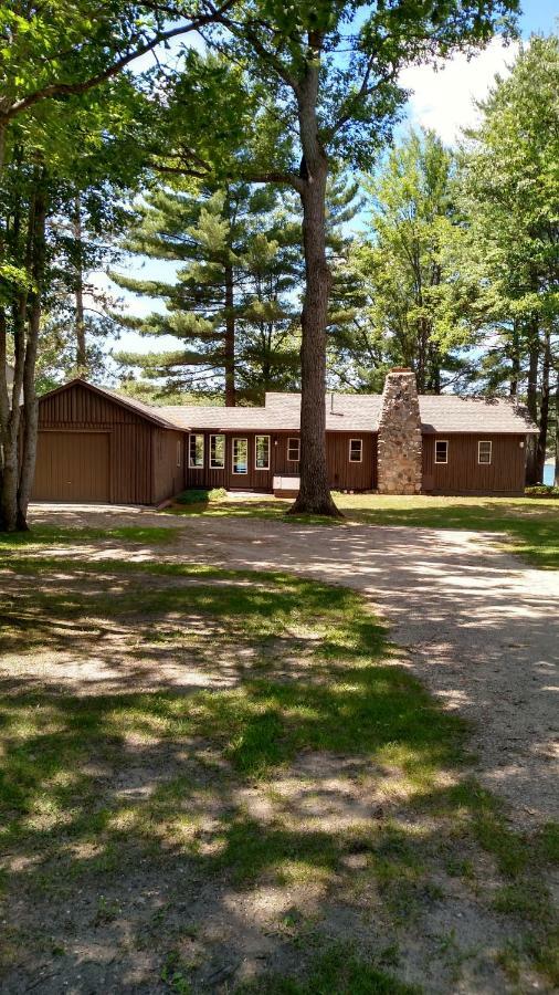 Log Cottage On Blue Lake Kalkaska Exterior foto